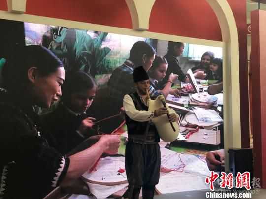 圖為寧波文博會(huì)現(xiàn)場(chǎng)表演?！×植?攝