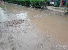 一場小雨！讓保定樂凱一區(qū)變成了“稀泥國”