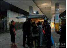 旅客車(chē)上突發(fā)急病  新晃鐵警緊急救助 