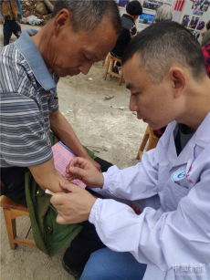 “健康扶貧”——我們?cè)谛袆?dòng)！