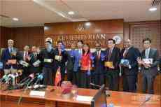 “武漢，馬來(lái)西亞關(guān)懷你”——向中國(guó)捐贈(zèng)1800萬(wàn)個(gè)醫(yī)療手套