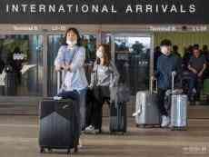 ?巴黎市長(zhǎng)幫襯中餐館撐華裔