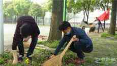 抗疫情，迎開(kāi)學(xué)，湖南沅江三中開(kāi)展校園衛(wèi)生清掃主題黨日