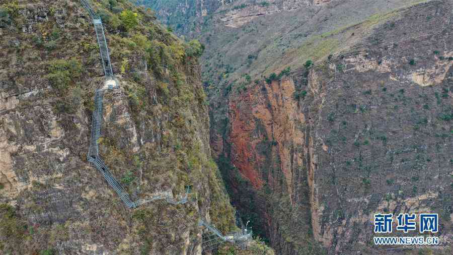 (新華全媒頭條·走向我們的小康生活·圖文互動)(2)奮斗繪就“新天府”——川蜀大地干群“戰(zhàn)貧”軌跡掃描