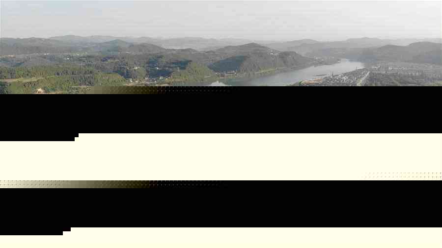 (新華全媒頭條·走向我們的小康生活·圖文互動)(7)奮斗繪就“新天府”——川蜀大地干群“戰(zhàn)貧”軌跡掃描