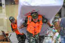 重慶災情多點爆發(fā)，武警官兵多線救援