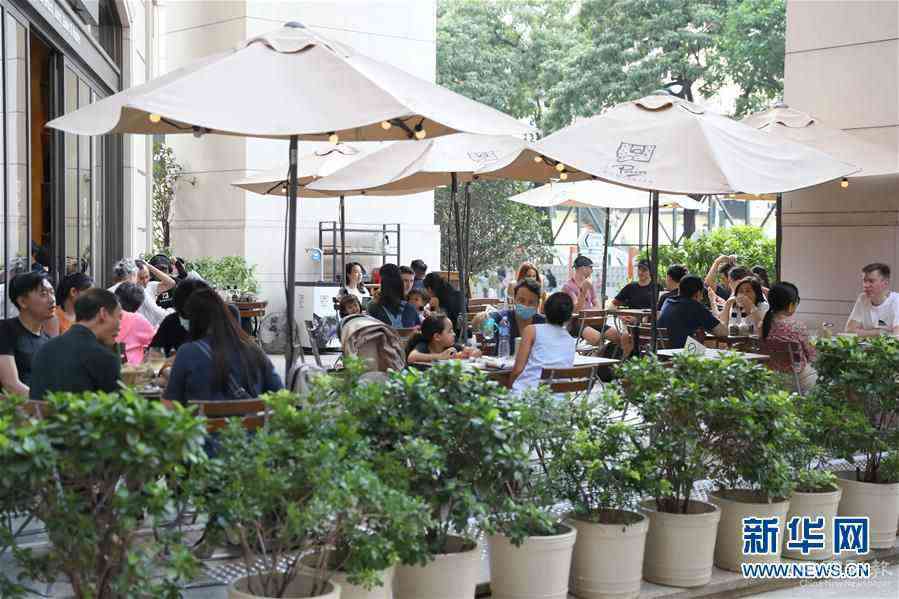 (港澳臺·圖文互動)(4)“大家期盼已久的安寧生活終于回來了”——市民見證香港國安法實施近百日成效