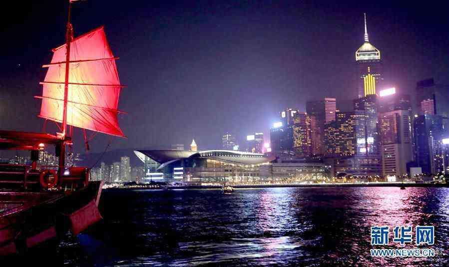 (港澳臺·圖文互動)(7)“大家期盼已久的安寧生活終于回來了”——市民見證香港國安法實施近百日成效