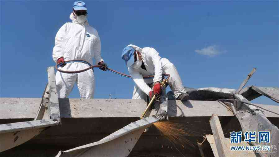 (國際·圖文互動)(3)通訊:穿行在廢墟間的五星紅旗——記中國維和官兵貝魯特港災(zāi)后援助行動