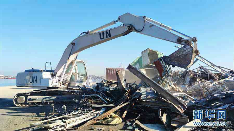 (國際·圖文互動)(5)通訊:穿行在廢墟間的五星紅旗——記中國維和官兵貝魯特港災(zāi)后援助行動