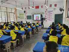 湖南嘉禾縣珠泉中學(xué)開(kāi)展“故事爸媽進(jìn)課堂”活動(dòng)