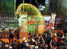 泰國總理：動(dòng)用一切法律打擊違法示威