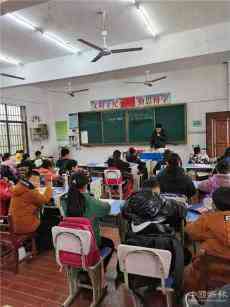 沅江共華鎮(zhèn)課改驗(yàn)收“老中青”教師“原汁原味”齊上陣 ?