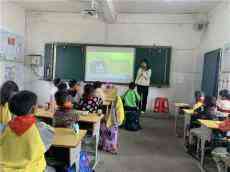 江西：石人鄉(xiāng)中心小學(xué)組織開(kāi)展“食品安全教育”主題班會(huì)