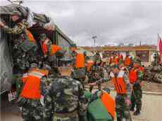 向震中挺進(jìn)！——武警青?？傟?duì)果洛支隊(duì)搶險(xiǎn)救援見聞