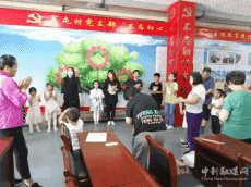 親子互動(dòng)，共繪六一