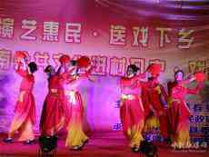 送戲下鄉(xiāng)進農村  文化惠民暖人心