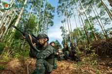 激戰(zhàn)密林！直擊武警特戰(zhàn)隊員反恐演練現(xiàn)場