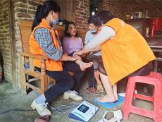 臥床兩年，新田縣殘疾人居家托養(yǎng)服務(wù)讓她重新站起來了