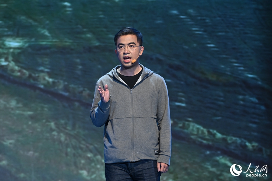 臺青林書任在現(xiàn)場講述奮斗故事。人民網(wǎng) 陳永整攝