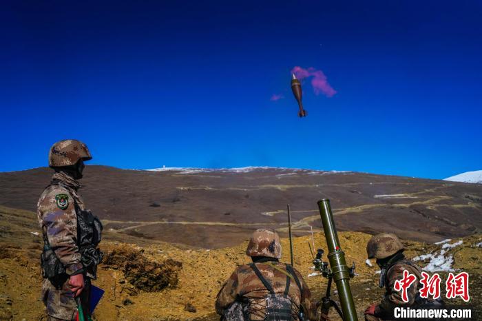 開炮瞬間?！敲衫?攝