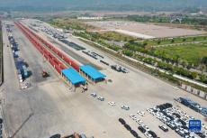 商品車依托鐵路運(yùn)輸專列走向世界