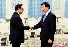 王滬寧晤新黨訪問團(tuán)：廣泛團(tuán)結(jié)臺(tái)胞 推動(dòng)祖國(guó)統(tǒng)一
