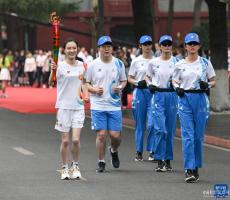 成都大運(yùn)會(huì)火炬?zhèn)鬟f成都站舉行