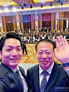 龔正蔣萬(wàn)安開(kāi)心自拍