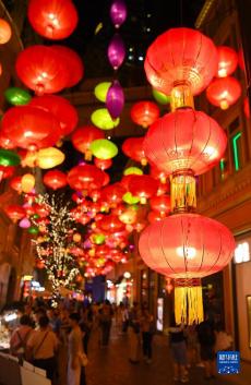 彩燈迎中秋
