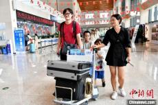 兩岸“小三通”送臺(tái)胞往返過中秋