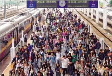 大陸旅游業(yè)火爆 臺(tái)業(yè)界吁民進(jìn)黨恢復(fù)陸客團(tuán)