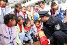 消防知識進(jìn)校園