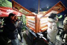 災(zāi)區(qū)安置點(diǎn)的寒冬溫情