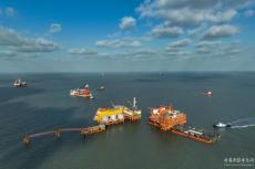 在海上，與重器“走過四季”