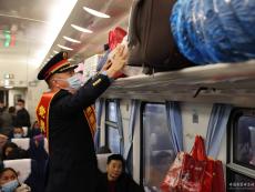 鐵路春運(yùn)：回家的路，溫馨的旅程