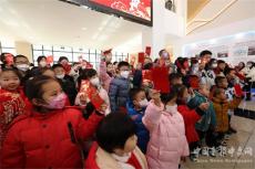 礦區(qū)“小候鳥”，和爸媽在一起過年，真的很開心