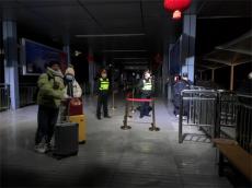 深夜守護(hù)者：黃山交通執(zhí)法人員的溫情堅(jiān)守