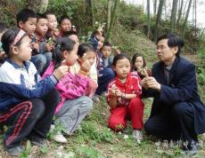 隆回縣關工委：用愛，護航青少年健康成長