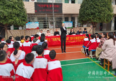 常寧市宜陽(yáng)小學(xué)開(kāi)展“利劍護(hù)蕾 雷霆行動(dòng)”法治宣傳活動(dòng)