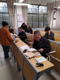 隆回金石橋鎮(zhèn)中心學(xué)校開展教學(xué)常規(guī)工作突擊檢查