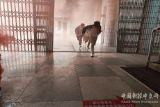 衡陽市實驗中學(xué)舉行應(yīng)急消防演練活動