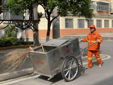 一把掃帚二十五載，書(shū)寫(xiě)城市最美“美容師”