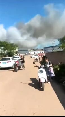 湖南攸縣一煙花公司成品庫(kù)起火致1人失聯(lián) 