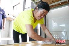 洞庭湖決口搶險(xiǎn)救援 避險(xiǎn)民眾轉(zhuǎn)移至安置點(diǎn)