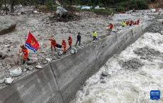 四川康定山洪泥石流災(zāi)害搶險救援有序推進(jìn)
