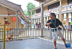 文化中國(guó)行｜讓花樣陀螺遍地開花