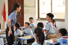 浙江湖州：開(kāi)學(xué)第一課 普法進(jìn)校園