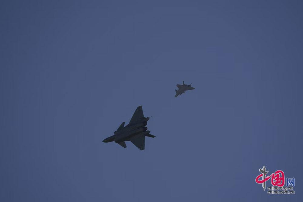 11月8日，殲-20在飛行訓(xùn)練中。中國網(wǎng) 楊佳攝影