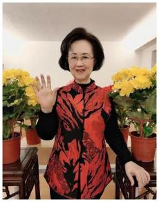 瓊瑤去世丨最大指印畫吉尼斯世界紀錄保持者作畫紀念